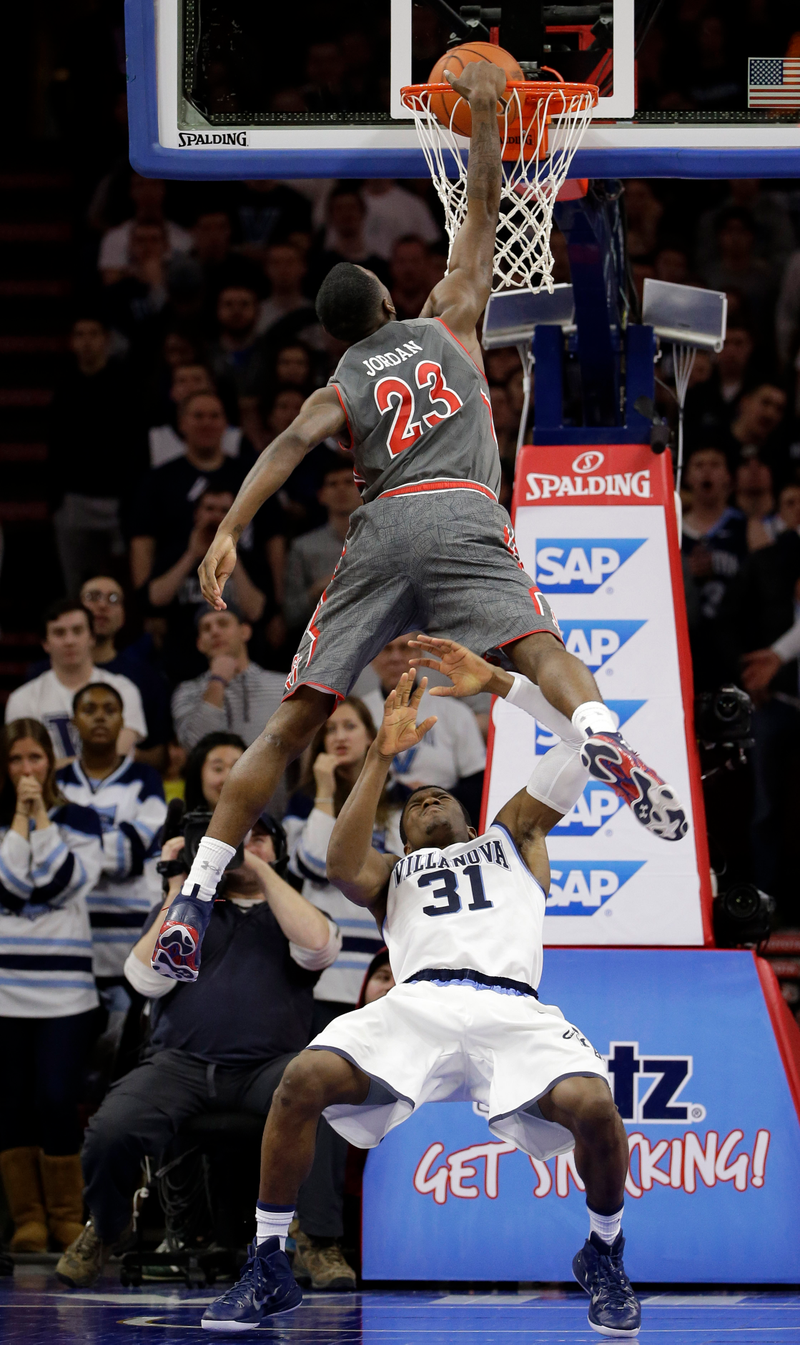 Illustration for article titled This Monstrous Dunk Comes With Its Own Poster